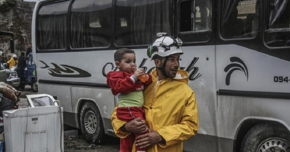 Siria califică drept "criminală" evacuarea Căştilor Albe siriene prin Israel