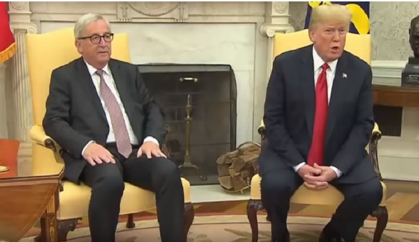 Trump şi Juncker şi-au exprimat dorinţa de a reduce taxele vamale între UE şi SUA

