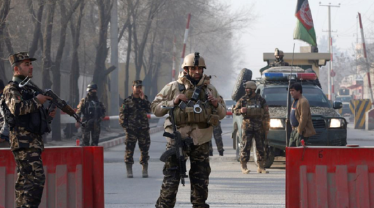 Cel puţin opt morţi 40 de răniţi în Afganistan, după ce un autobuz cu pasageri sare în aer trecând peste o mină