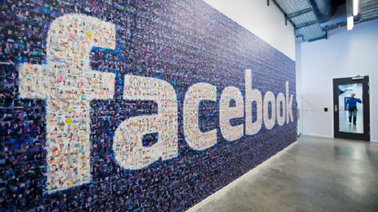 Facebook identifică o campanie coordonată, în curs, vizând să influenţeze alegerile din noiembrie din SUA