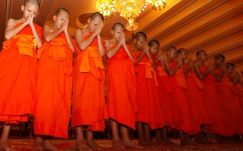 Băieţii salvaţi din grotă au ieşit din retragerea la un templu budist thailandez