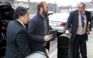 Richard Gates, un martor-cheie în procesul lui Paul Manafort, recunoaşte că s-au înţeles să ocolească fiscul şi că i-a furat bani
