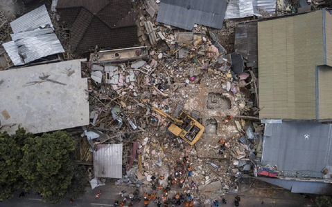 Bilanţul victimelor cutremurului din Indonezia a ajuns la 164 de morţi