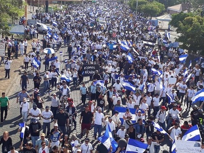 Nicaragua: O persoană a murit în timpul manifestaţiilor pro şi anti-Ortega