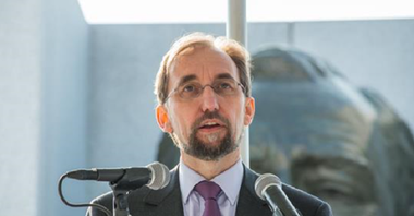 ONU consideră ”şocante” manifestaţiile extremei drepte contra străinilor în Germania în care simpatizanţi au defilat efectuând salutul hitlerist; Zeid Ra'ad Al Hussein îi îndeamnă pe liderii politici europeni să le denunţe 