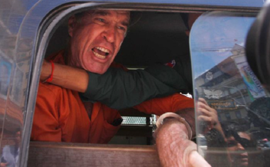 Cineastul australian James Ricketson, găsit vinovat de ”spionaj” după ce a survolat cu o dronă o manifestaţie a opoziţiei în Cambodgia şi condamnat la şase ani de închisoare