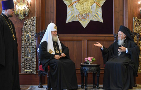 Întâlnire de peste două ore între patriarhii Bartolomeu şi Kiril la istanbul pe tema ortodocşilor din Ucraina