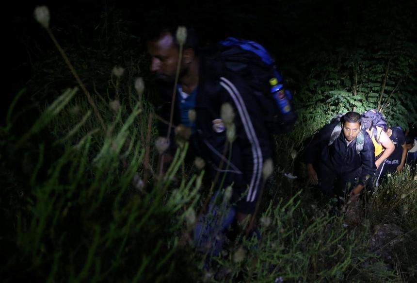 Poliţia bosniacă a oprit 50 de migranţi care încercau să pătrundă în ţară din Serbia, cu un tren de marfă