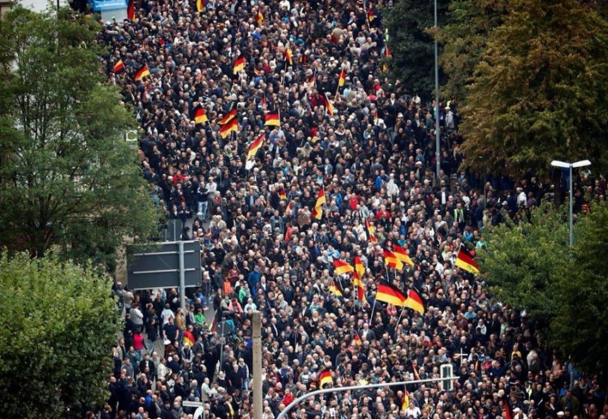 Zeci de mii de germani, prezenţi la un concert rock anti-rasism în Chemnitz

