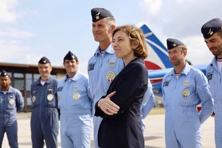 Franţa trebuie să folosească mai puţine componente americane în producţia de arme, consideră ministrul Apărării

