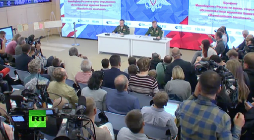 Kievul, acuzat de doborârea zborului MH17 de armata rusă, care denunţă înregistrări video ”trucate”; o ”nouă minciună, un nou fake”, răspunde Poltorak