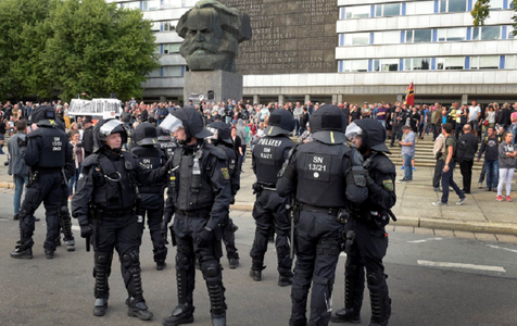 Germania: Unul dintre suspecţii în atacul cu cuţitul de la Chemnitz a fost eliberat

