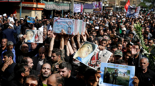 Zeci de mii de persoane aduc, la Ahvaz, un omagiu celor 24 de victime ale atentatului din Iran