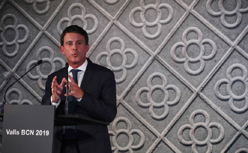 Manuel Valls se lansează în dificila provocare de a cuceri Barcelona
