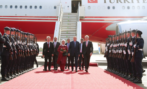 Erdogan, primit la Berlin cu onoruri militare, vrea să reconcilieze cele două ţări în pofida unor proteste