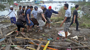 UPDATE - Bilanţul victimelor cutremurului de pe Insula indoneziană Sulawesi atinge 832 de morţi. FOTO/VIDEO