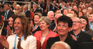 May îi îndeamnă pe conservatori, la Congresul de la Birmingham, să strângă rândurile