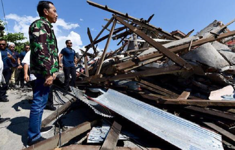 Bilanţul victimelor cutremurului urmat de un tsunami în Indonezia creşte la 1.234 de morţi; preşedintele Joko Widodo cere la faţa locului militarilor ”să fie pregătiţi să acţioneze zi şi noapte la evacuări” şi să ajute populaţia