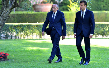 Collomb îşi dă demisia, Macron îl ţine în post
