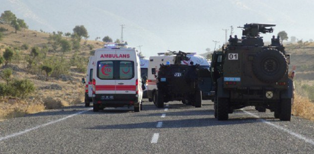Patru militari ucişi într-un atentat cu bombă în sud-estul kurd al Turciei