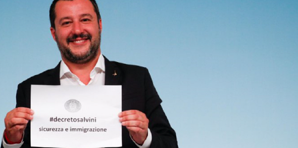 Salvini spune că aeroporturile din Italia nu vor primi zboruri charter neautorizate care transportă migranţi