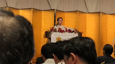 Suu Kyi promite ”transparenţă” în criza rohingya, în căutare de investitori în Myanmar
