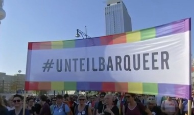 Jumătate de milion de oameni au demonstrat la Berlin împotriva urii şi discriminării. VIDEO