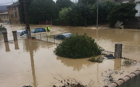 Bilanţul victimelor inundaţiilor din sudul Franţei a ajuns la şapte morţi; cinci persoane rănite grav şi 8.000 de locuinţe fără electricitate