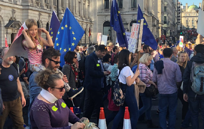 Aproximativ 600.000 de persoane au manifestat la Londra împotriva Brexitului, cerând un al doilea referendum