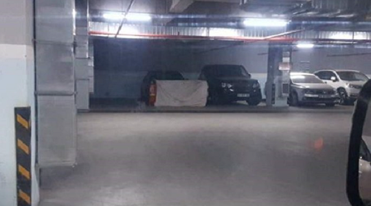 Un vehicul diplomatic saudit marca Mercedes-Benz, găsit într-o parcare subterană, în nordul Istanbulului, de către anchetatori turci în cazul Khashoggi