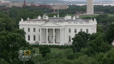 CNN: Pachet cu un dispozitiv exploziv improviat într-o ţeavă şi proiectile adresat Casei Albe, interceptat la baza Bolling, la Washington