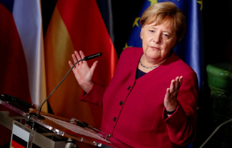 DPA: Merkel vrea să rămână cancelar chiar dacă nu conduce CDU
