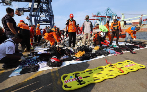 Cele 189 de persoane de la bordul avionului prăbuşit în largul Indoneziei, ”probabil” au murit, anunţă directorul operaţiunii de salvare