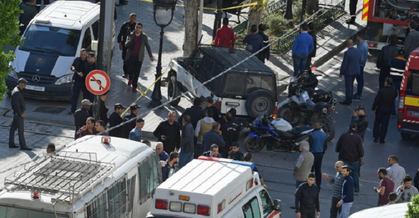 Douăzeci de răniţi într-un atentat sinucigaş comis de o femeie la Tunis, primul din 2015