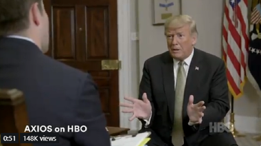 Trump vrea să pună capăt dreptului la cetăţenie prin naştere pe teritoriul SUA al copiilor ai căror părinţi se află în situaţie neregulată, cu o săptămână înainte de alegerile de la jumătate de mandat