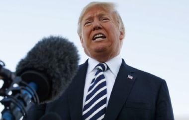 Trump către alegătorii americani: Votaţi cu republicanii sau Statele Unite vor fi invadate. VIDEO