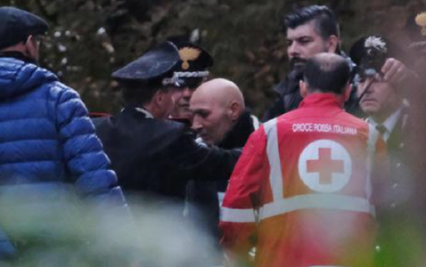 Francesco Amato, condamnat în dosarul contra ’Ndrangheta, eliberează ostaticii după opt ore şi se predă poliţiei