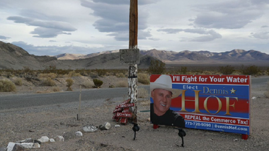 Un proprietar de bordeluri din Nevada, Dennis Hof, ales în legislatura locală după ce a decedat