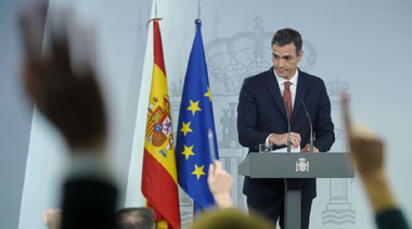 Bărbat dotat cu un adevărat arsenal şi care ameninţa să-l ucidă pe premierul spaniol Pedro Sanchez, arestat în apropiere de Barcelona