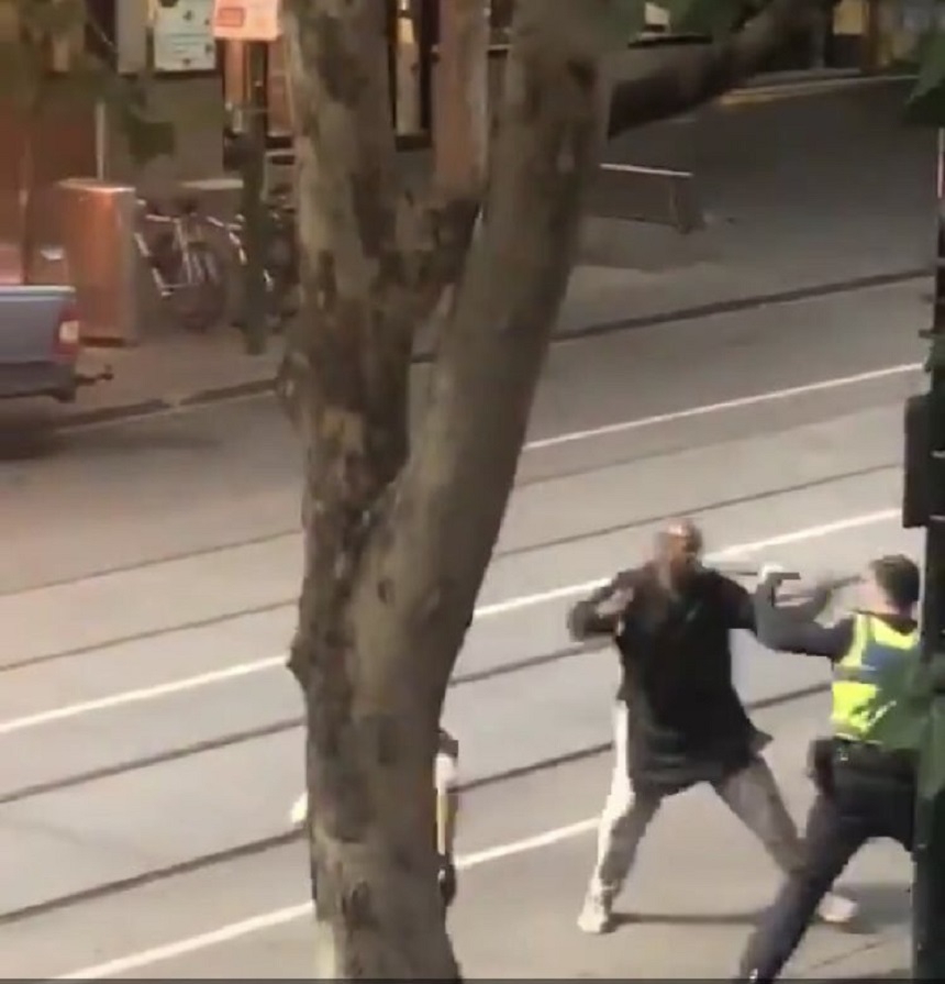Australia: Trei persoane au fost înjunghiate, dintre care una a murit, în Melbourne; atacatorul a fost împuşcat de poliţie - FOTO, VIDEO
