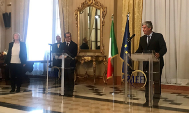 Roma îşi menţine proiectul de buget respins de Bruxelles, în urma unei întâlniri cu preşedintele Eurogrupului Mario Centeno