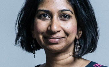Secretarul de stat însărcinat cu Brexitul Suella Braverman demisionează din cauza proiectului acordului Brexitului