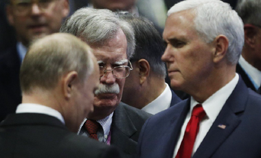 Putin anunţă, după o întâlnire cu Pence la ASEAN, că va discuta cu Trump în principal despre dezarmare în summitul din Argentina
