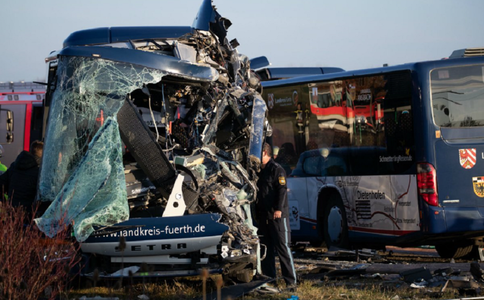 Aproximativ 40 de răniţi, majoritatea copii, în Bavaria, într-o coliziune între două autobuze şcolare