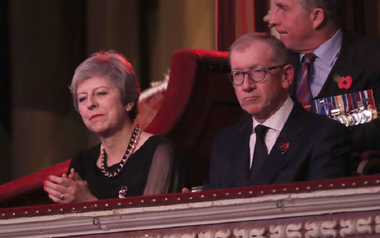 Theresa May respinge contrapropuneri ale rivalilor săi cu privire la Brexit