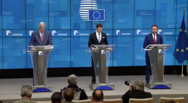 Cei 27 dau undă verde acordului divorţului, însă negocierile Brexitului continuă