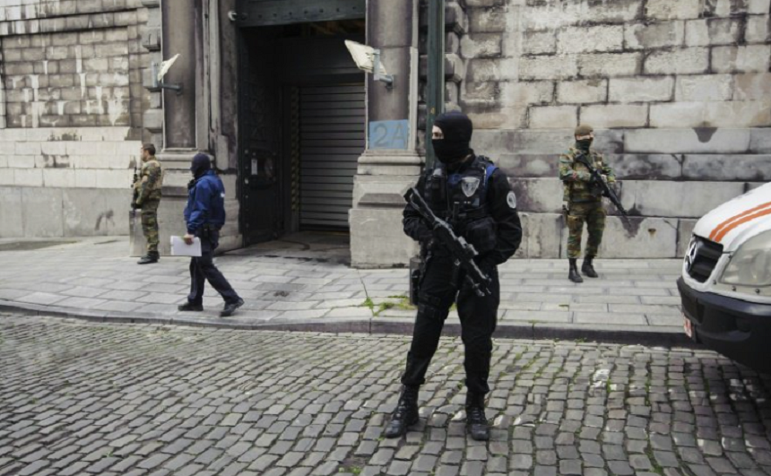 Un poliţist a fost înjunghiat la Bruxelles; poliţia nu ştie încă motivul

