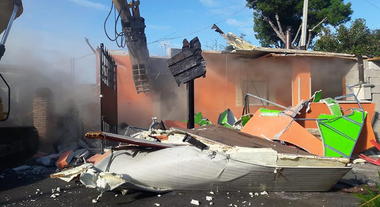 Vile kitsch ale clanului mafiot Casamonica, demolate cu buldozerul la Roma
