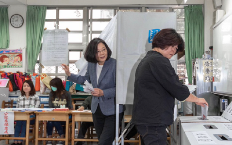 Progresiştii preşedintei taiwaneze Tsai Ing-wen, care demisionează de la conducerea partidului, înfrânţi în alegeri locale; căsătoria gay, respinsă prin referendumuri
