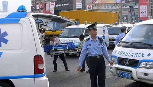 Şapte morţi şi patru răniţi în sud-vestul Chinei, după ce un automobil loveşte pietoni